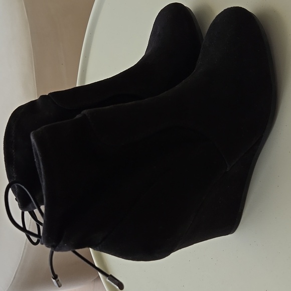 Lexi & Abbie Sloan Booties - Picture 2 of 6